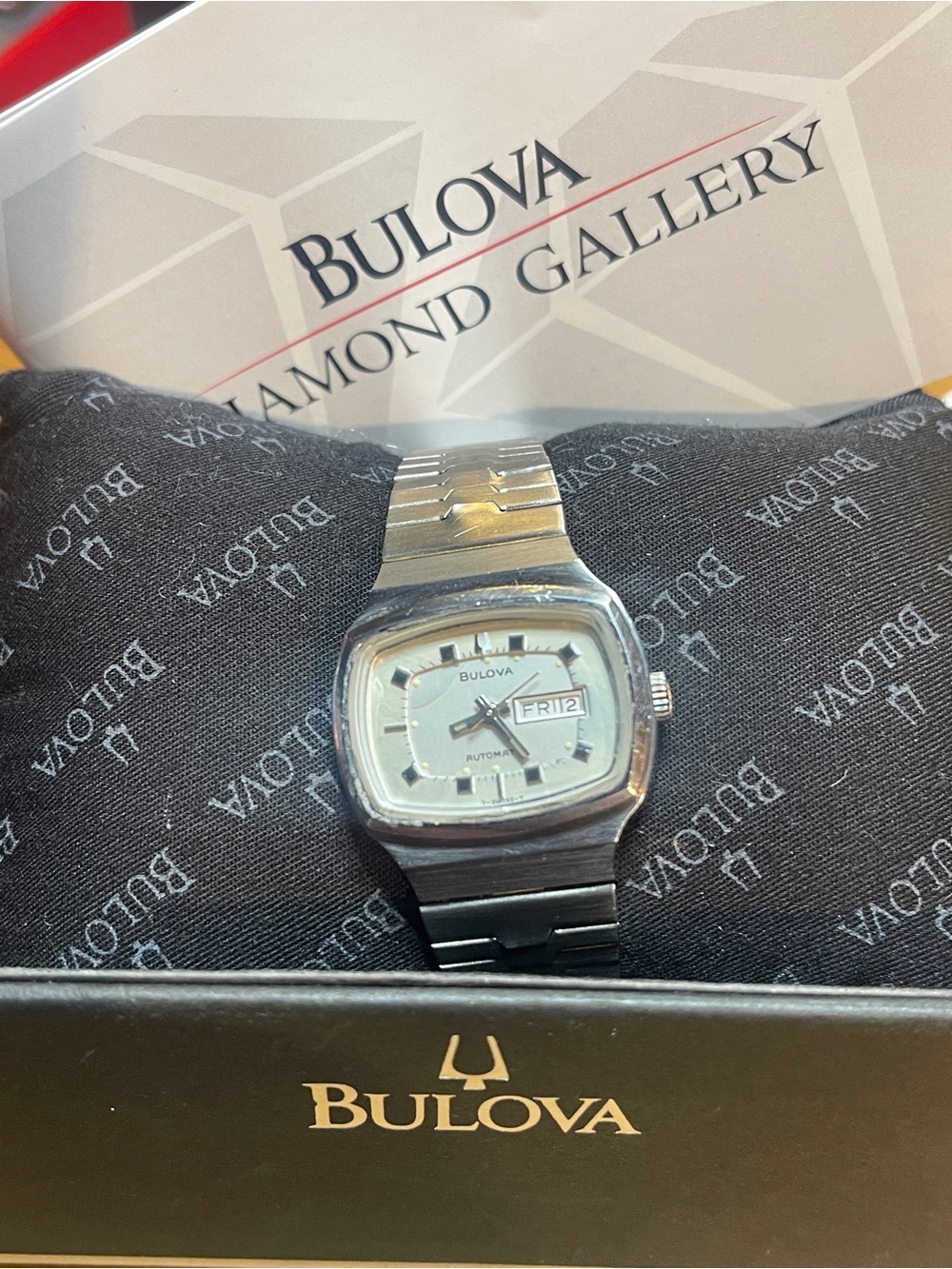 Vintage 1970s Bulova "TV Screen" Automatic Watch with Iconic Whale Case Back